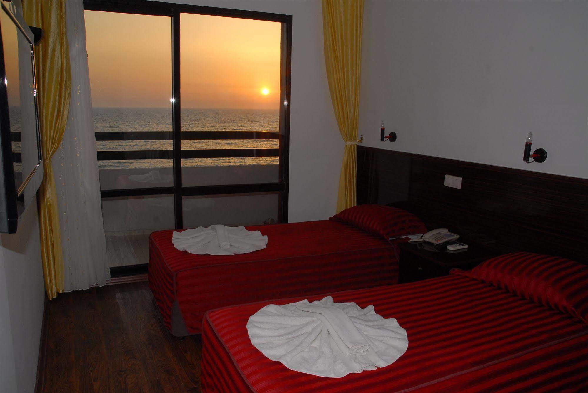 Sunday Otel